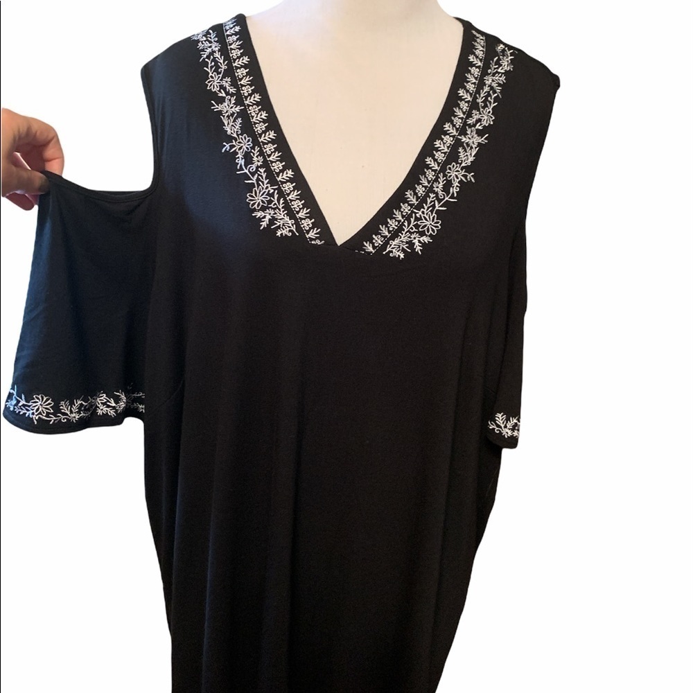 Adrianna Papell black Coldshoulder embroidered top